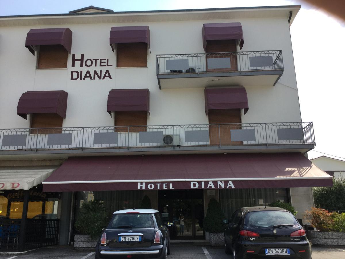 Hotel Diana 2*